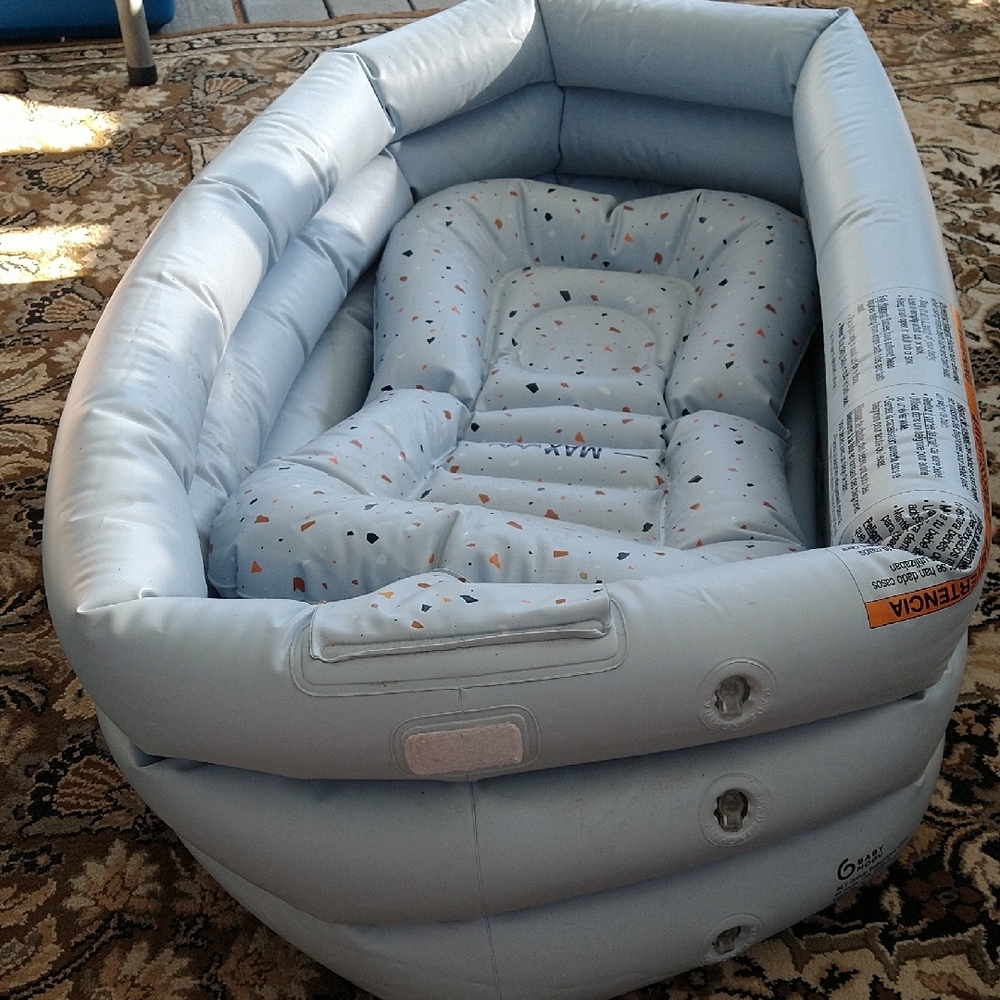 Blue Inflatable Baby Bath - Picture 12 of 15